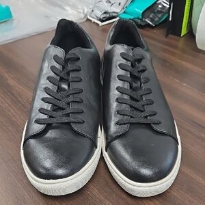 Kenneth Cole Reaction Size 11 Black Lace Up Faux Leather Sneakers